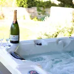 Au Do'mayne Des Bouilles - & Piscine 4* Lussac (Gironde)