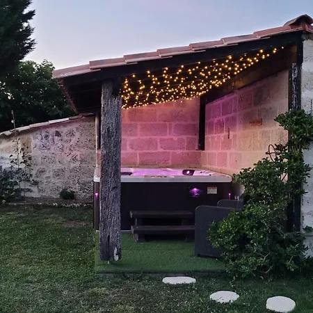 Au Do'mayne Des Bouilles - & Piscine Lussac (Gironde)