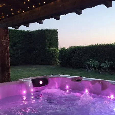 Au Do'mayne Des Bouilles - & Piscine Frühstückspension 4*