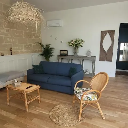 Au Do'mayne Des Bouilles - & Piscine Lussac (Gironde)