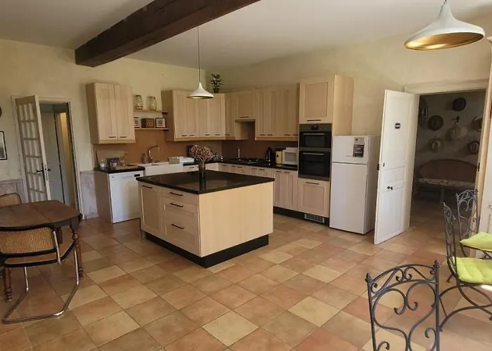 Au Do'mayne Des Bouilles - & Piscine לינה וארוחת בוקר