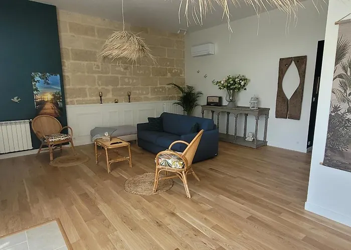 Au Do'mayne Des Bouilles - & Piscine Lussac (Gironde)